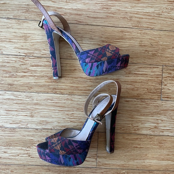 Colourful strap sandals with bloc heel - Picture 3 of 7